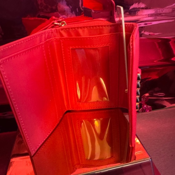 Primark Vibrant Red Accessory - Picture 3 of 3